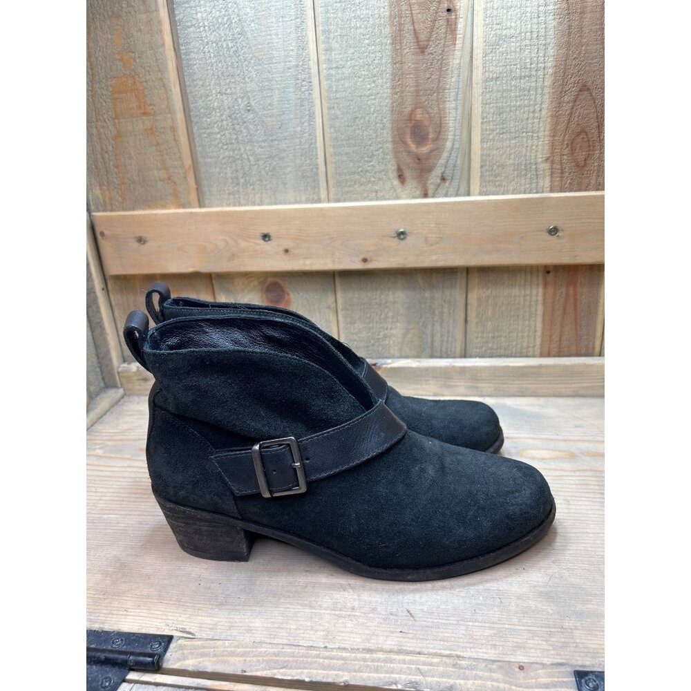 UGG Womens Black Suede Ankle Boots Size 7.5 Buckle Harness